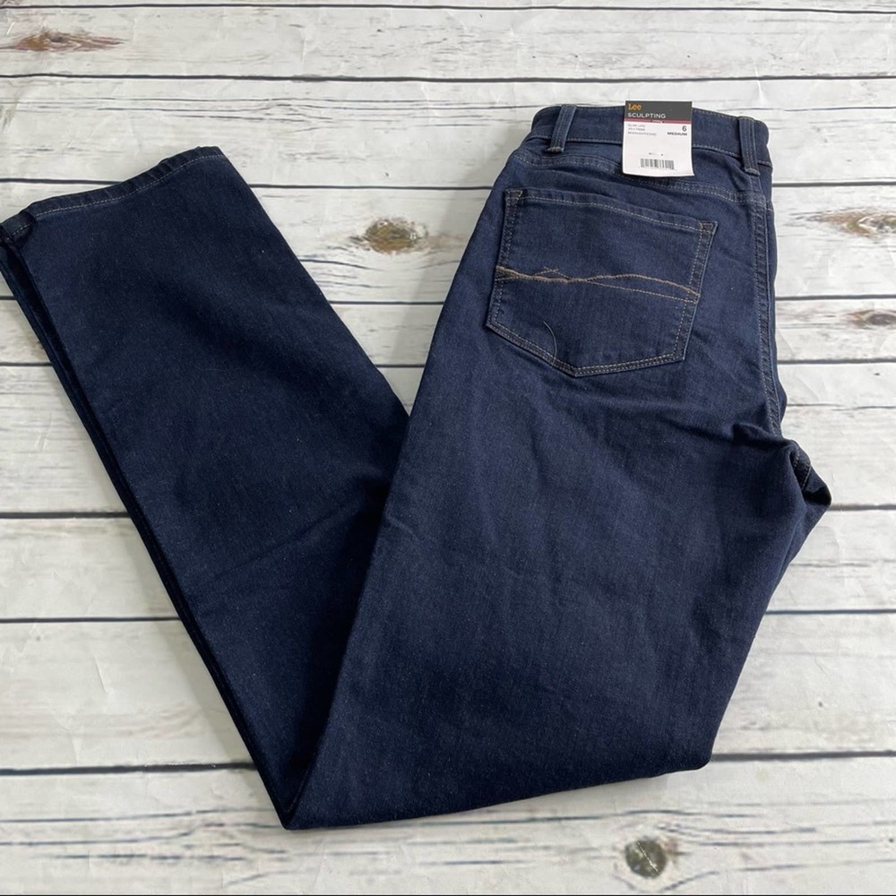 Lee Sculpting Slim leg Jeans - size 6 - New with Tags